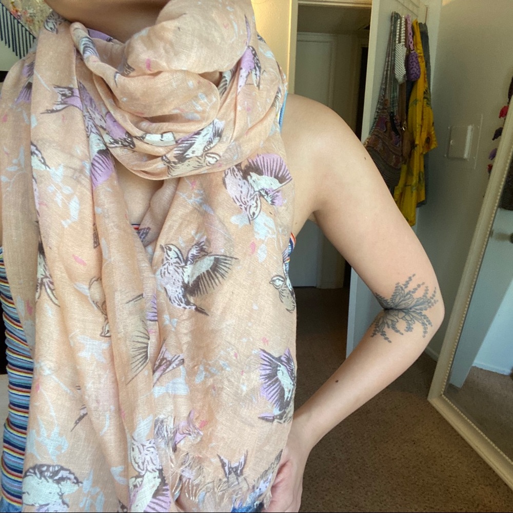 Pink scarf - Picture 3 of 3